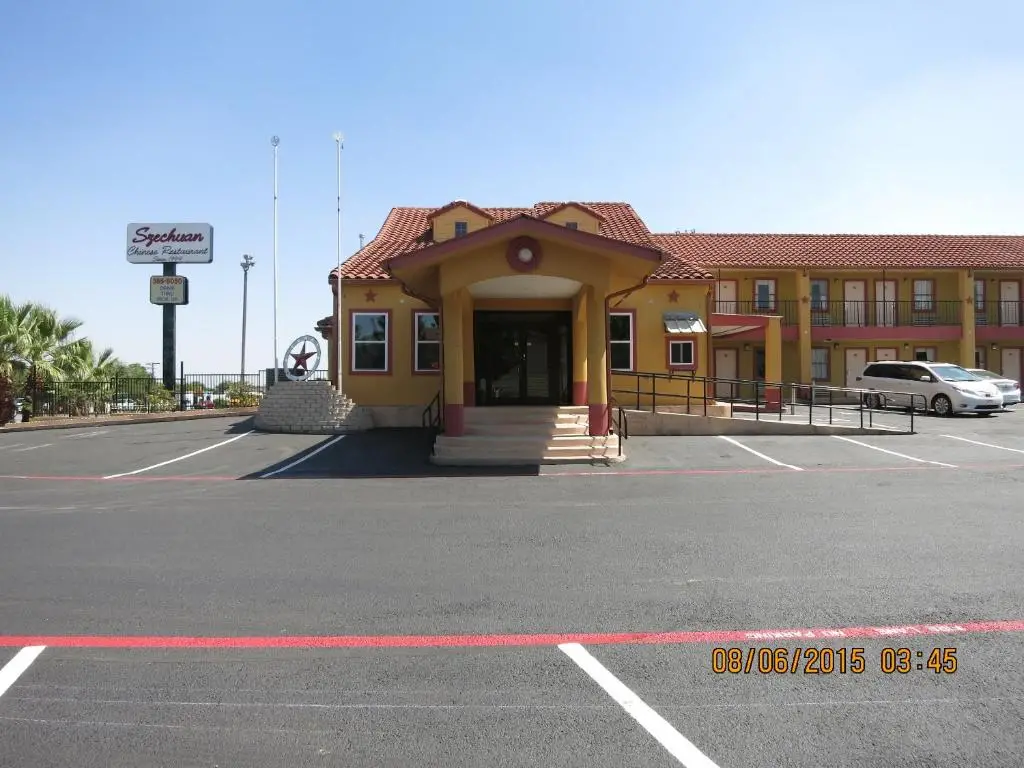 Taylor Village Inn 9